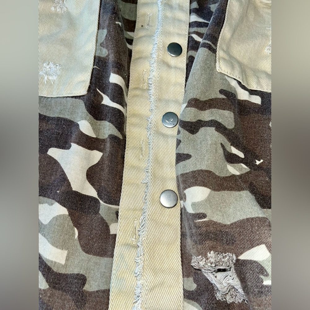 Camo Ripped Jacket - Picture 6 of 7